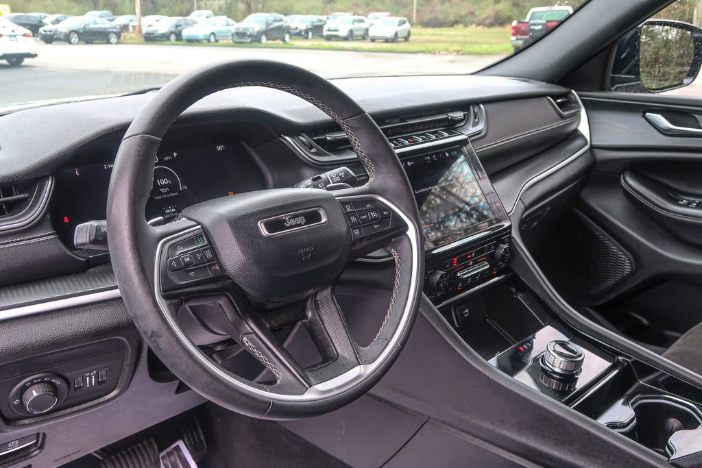 Used 2023 Jeep Grand Cherokee L Laredo RWD image 26