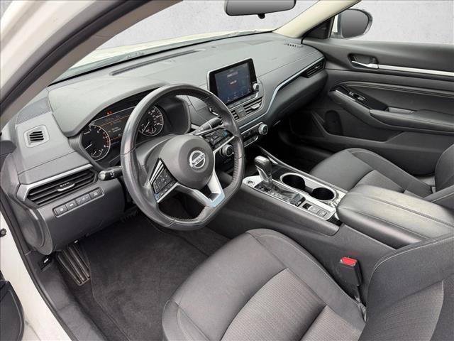 Used 2022 Nissan Altima 2.5 SV w/ SV Premium Package FWD image 10