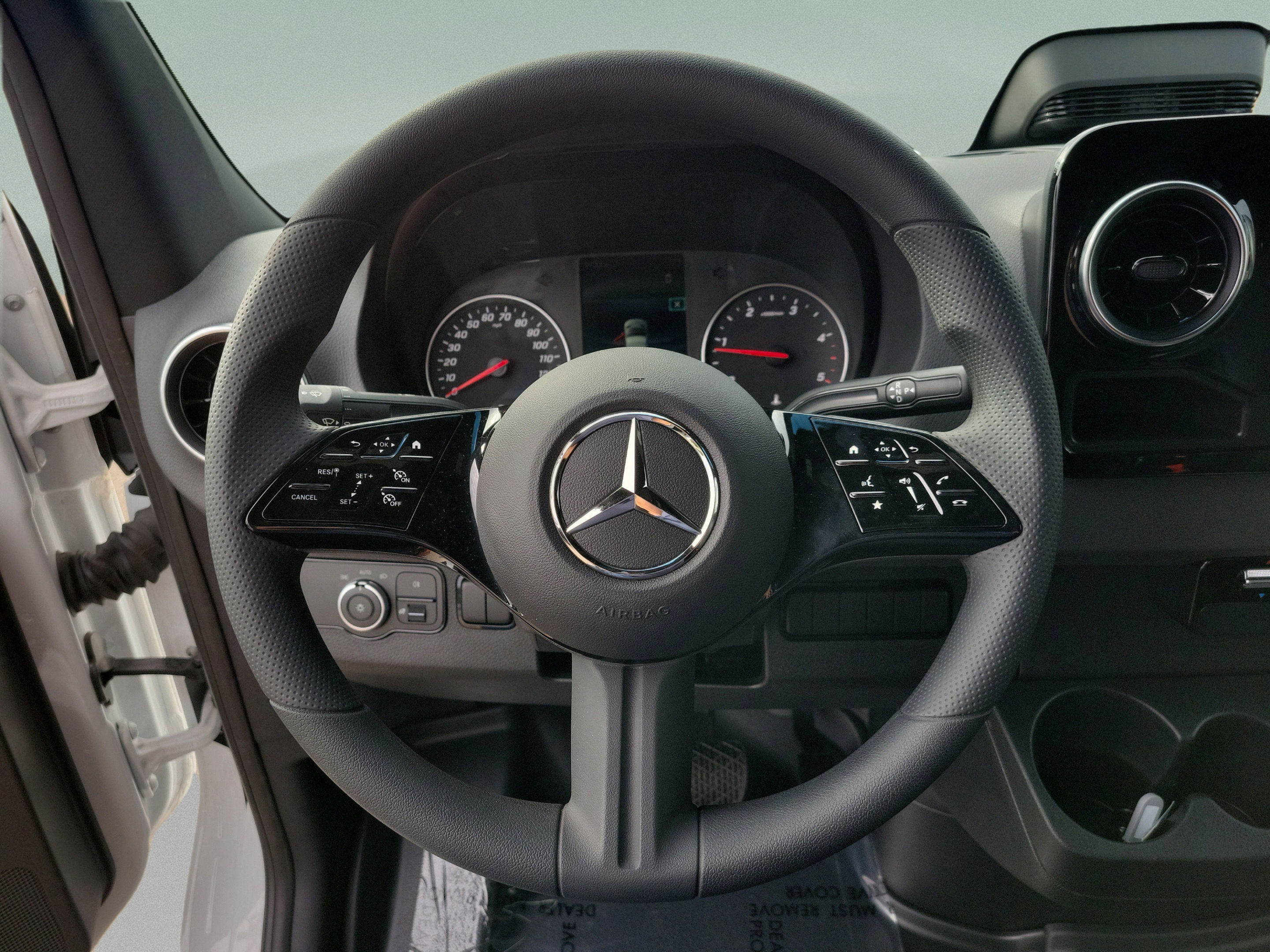 Used 2025 Mercedes-Benz Sprinter 2500 image 23