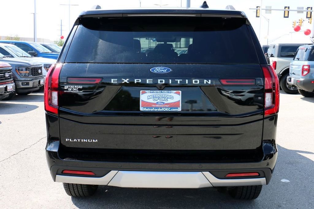 New 2025 Ford Expedition Platinum w/ Driver's Package image 6