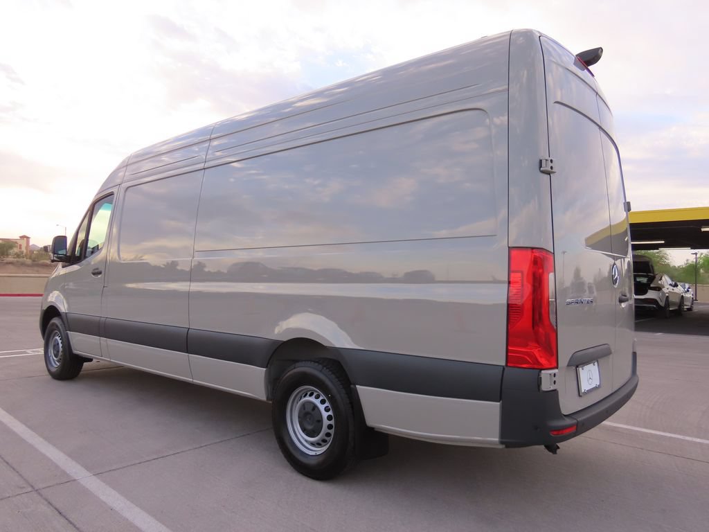 Used 2025 Mercedes-Benz Sprinter 2500 image 7