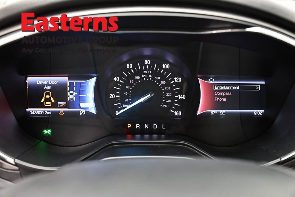 Used 2020 Ford Fusion SE FWD image 18