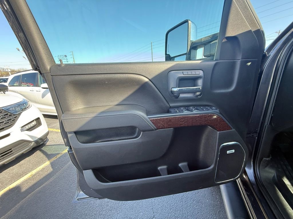 Used 2016 GMC Sierra 2500 SLT w/ Duramax Plus Package image 11