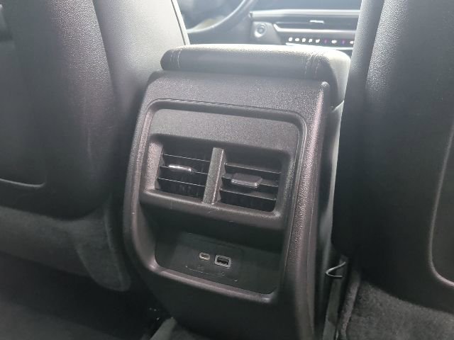 Used 2024 Cadillac XT4 Premium Luxury image 19