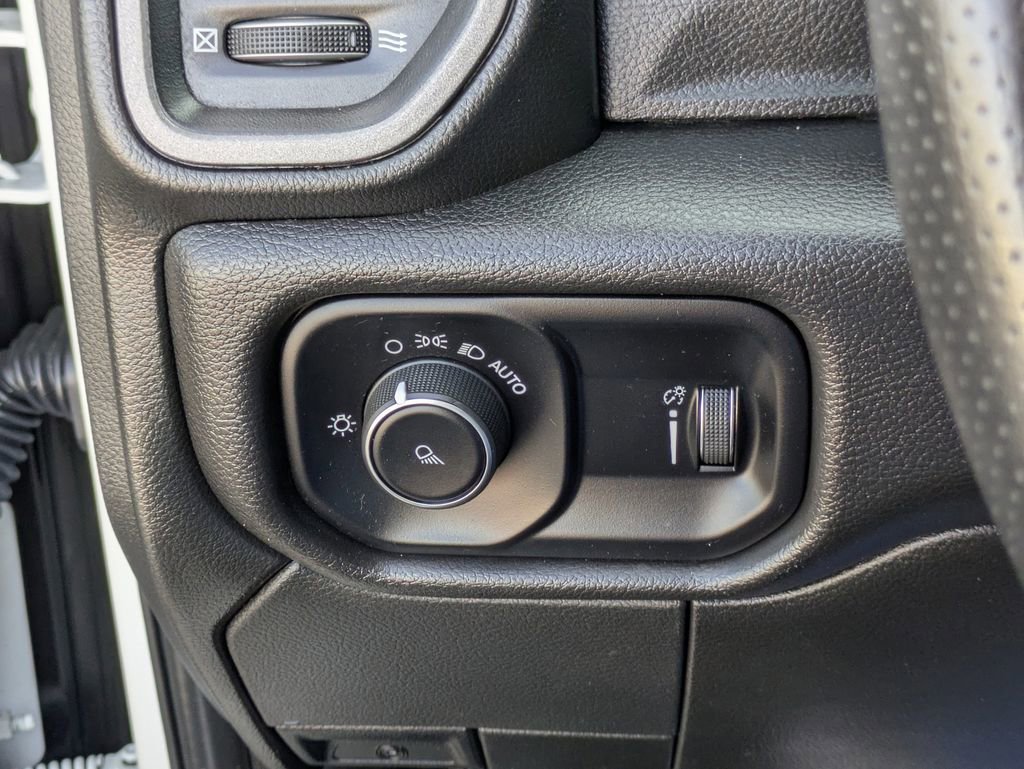 Used 2024 RAM 3500 Tradesman w/ Chrome Appearance Group image 21