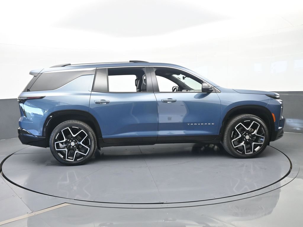 Used 2025 Chevrolet Traverse High Country image 7