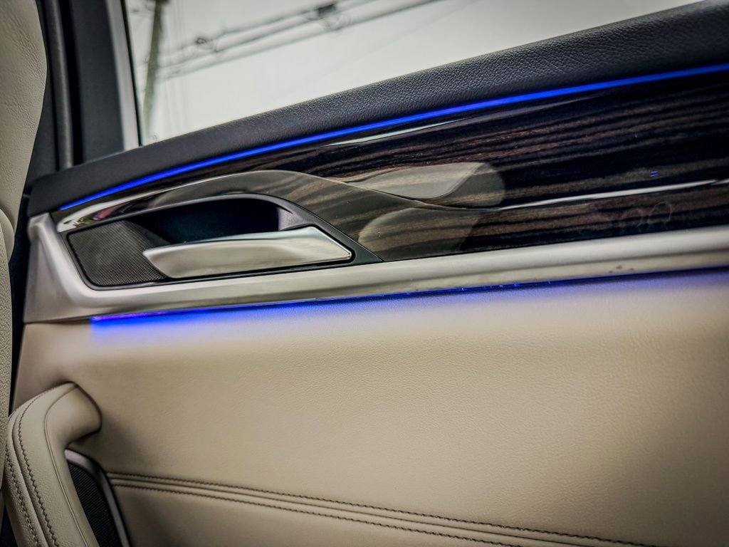 Used 2021 BMW 540i xDrive w/ M Sport Package image 21