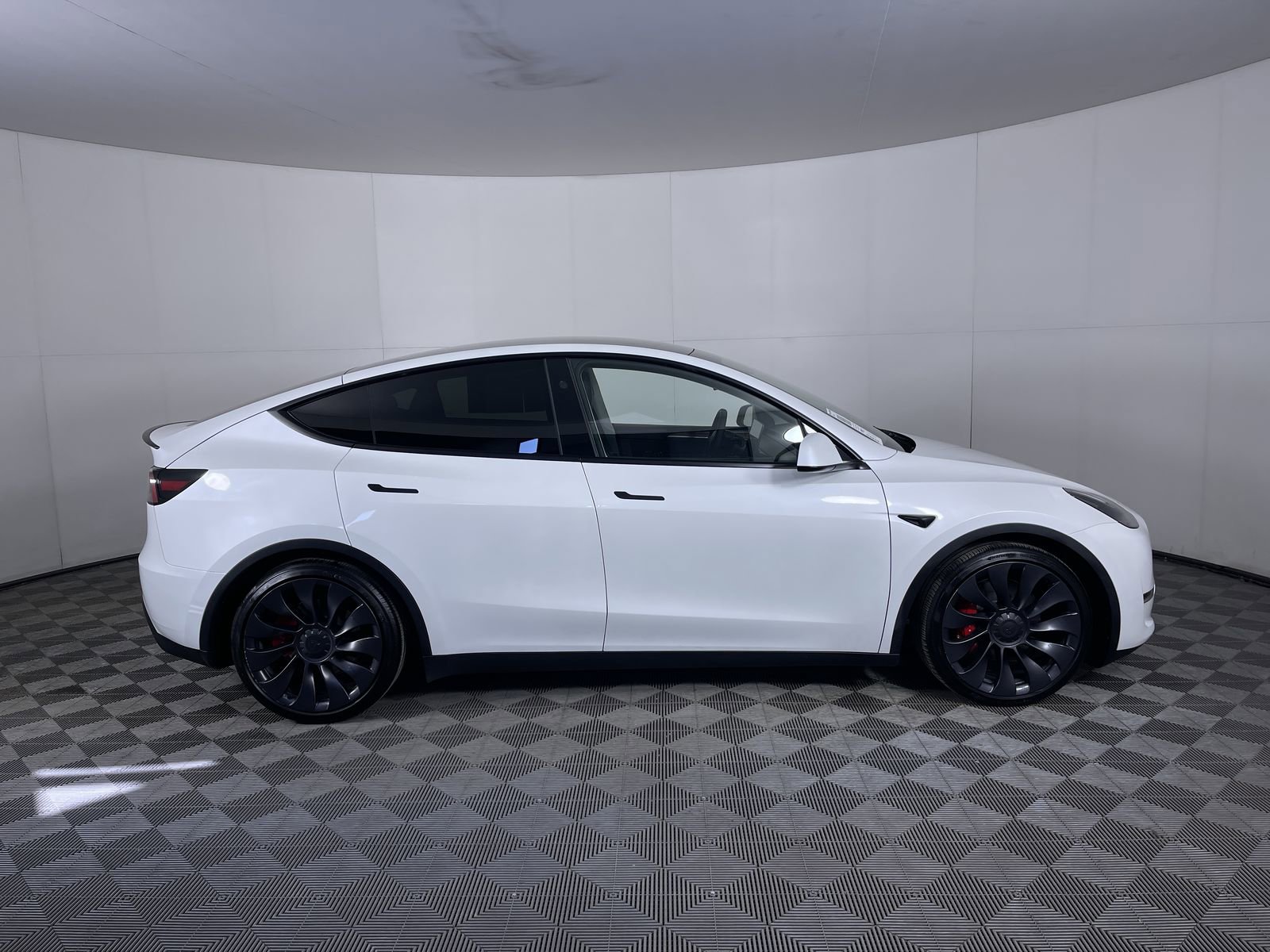 Used 2025 Tesla Model Y Performance AWD/4WD image 10