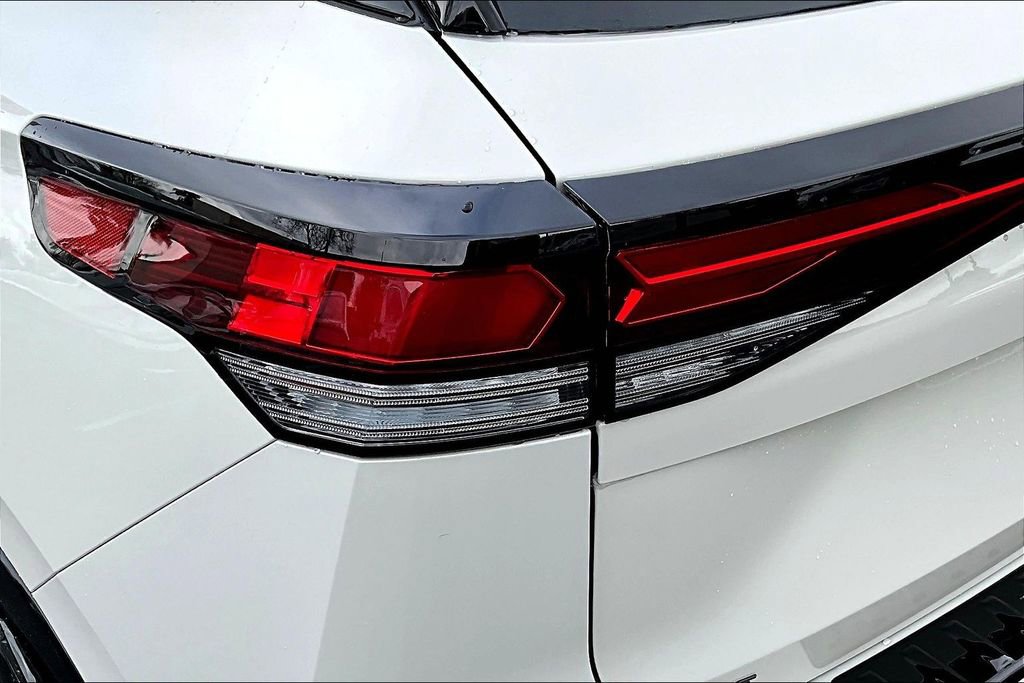 New 2026 Volkswagen Tiguan SE R-Line image 23