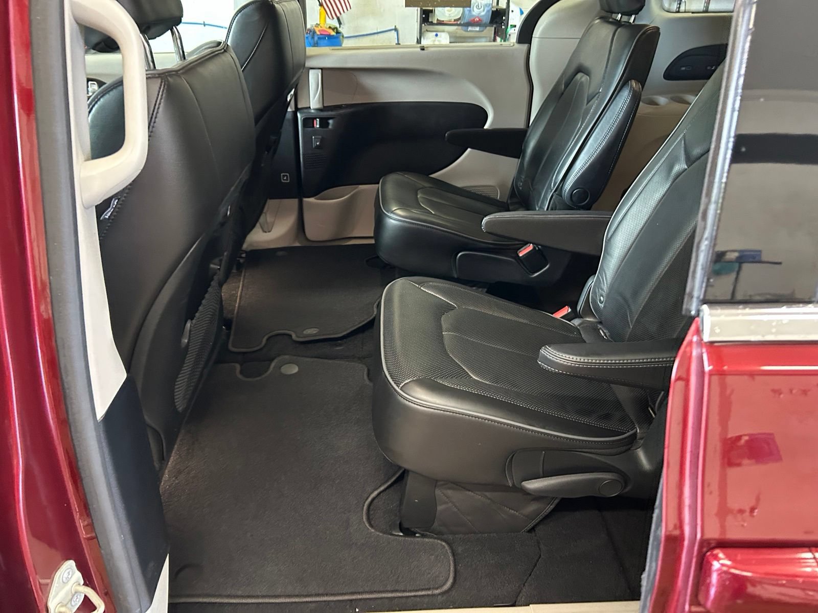 Used 2020 Chrysler Pacifica Limited FWD image 24