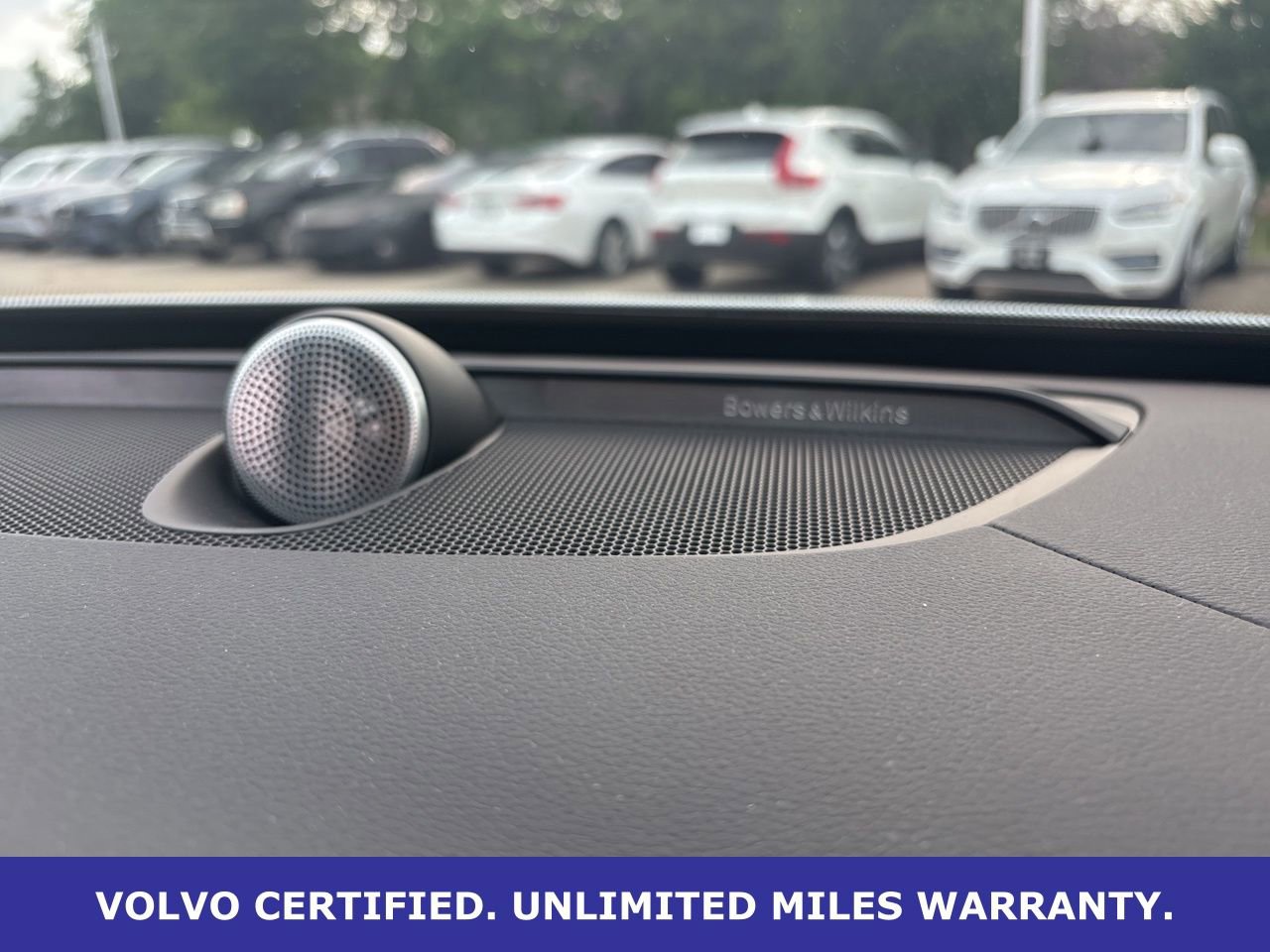 Used 2024 Volvo XC90 T8 Ultimate w/ Lounge Package image 24