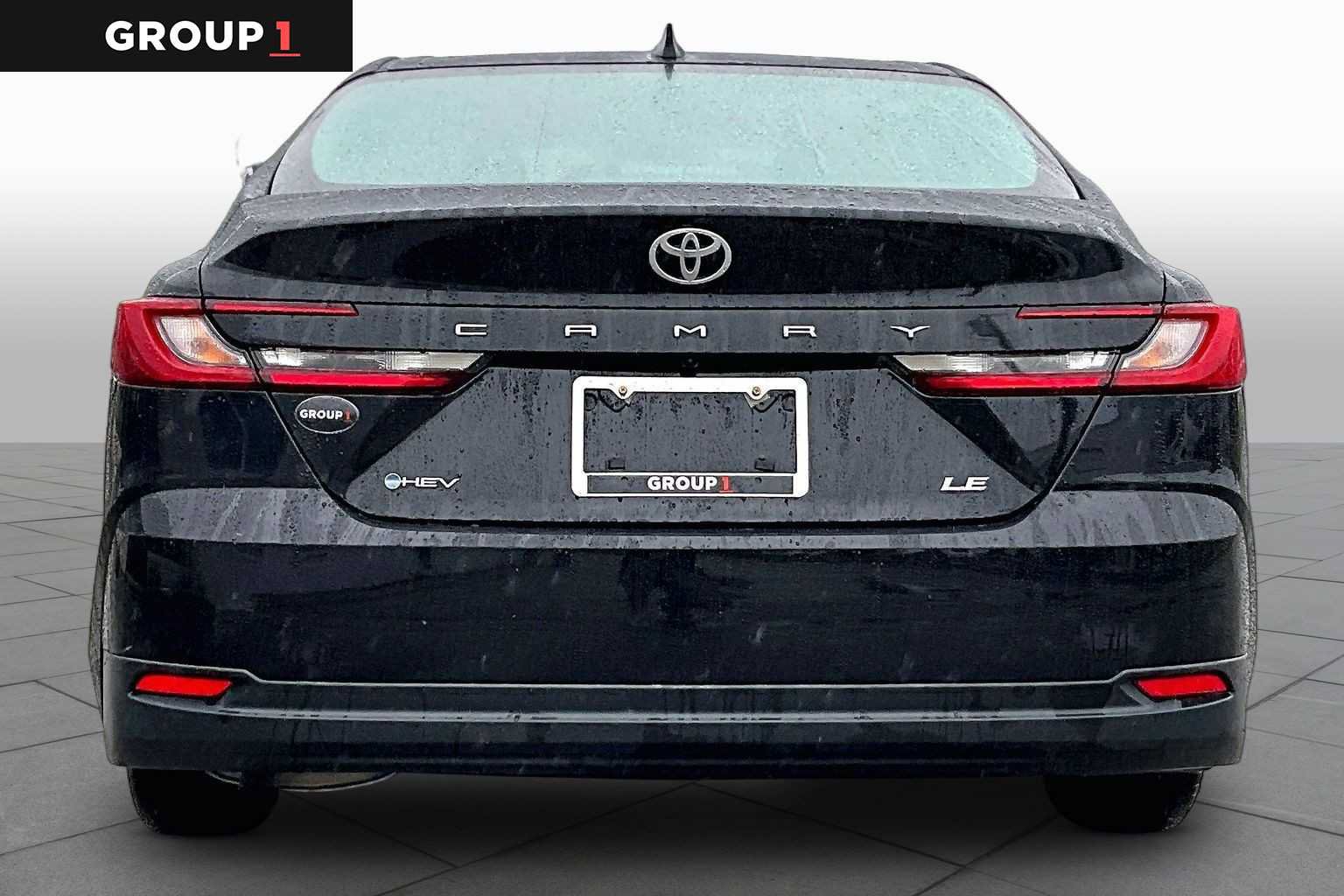 Used 2025 Toyota Camry LE FWD image 5