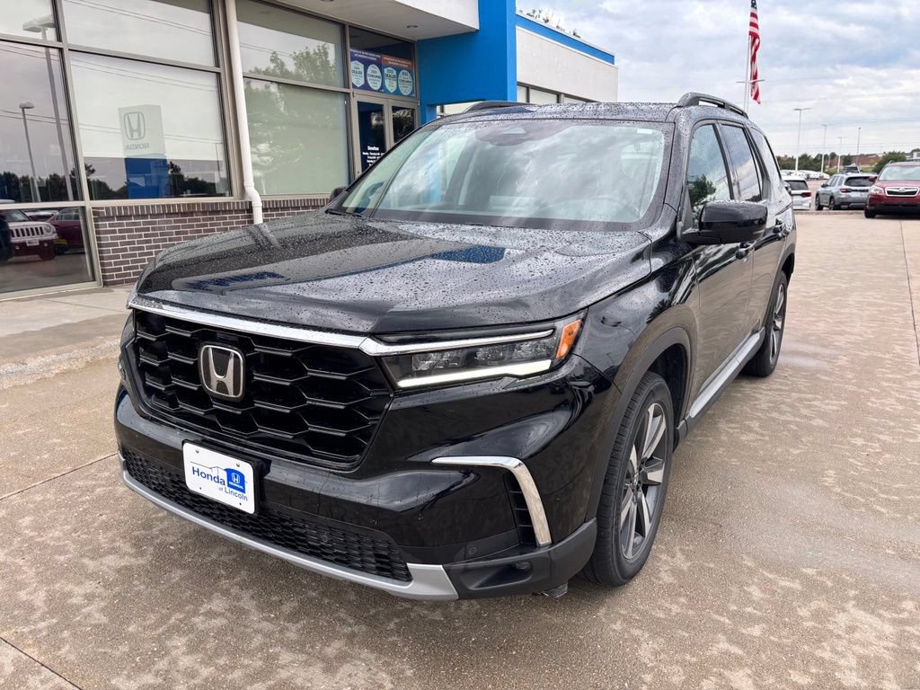 Certified 2025 Honda Pilot Touring