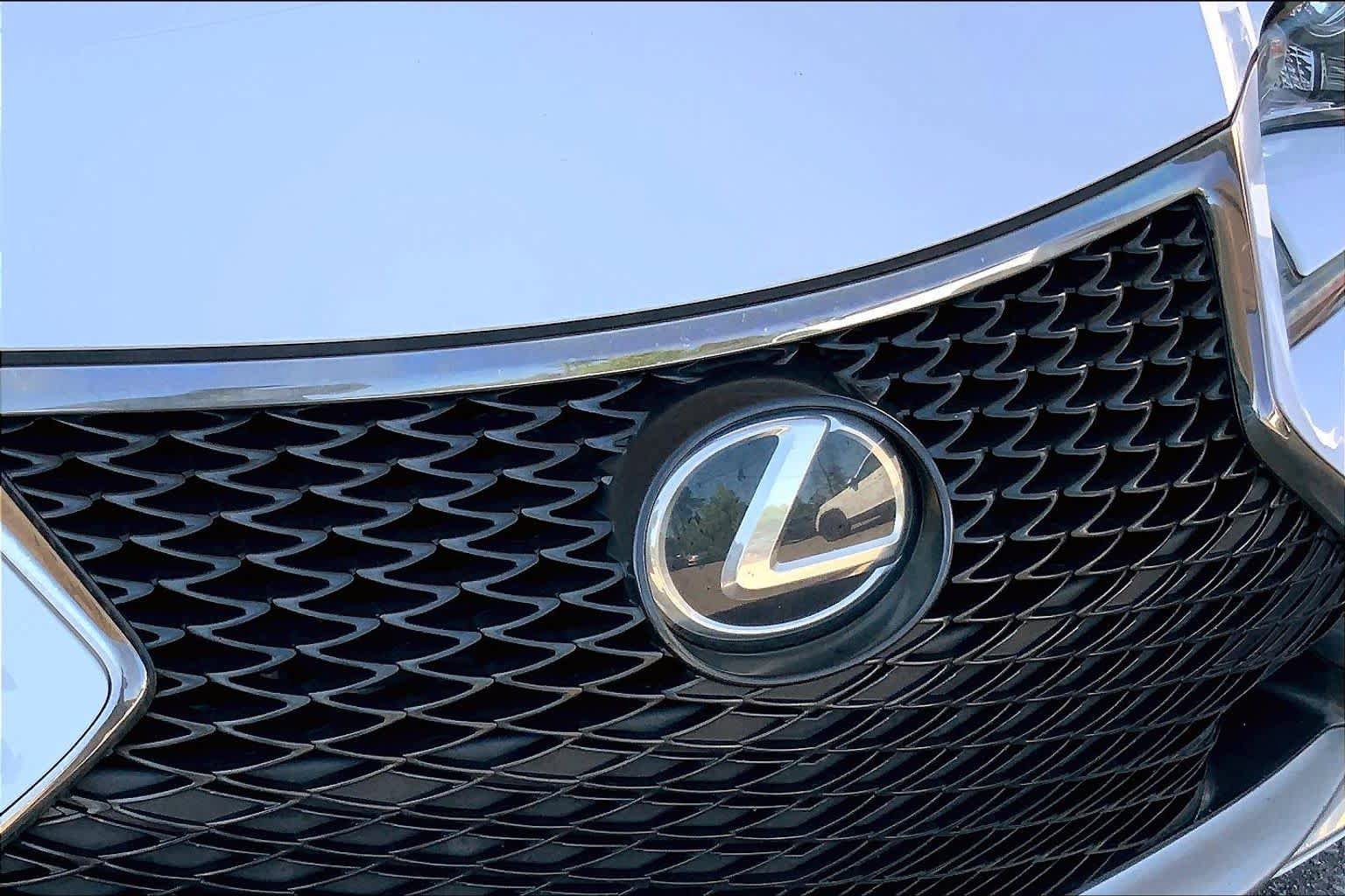 Used 2015 Lexus RC 350 w/ F Sport w/Summer Tires RWD image 32