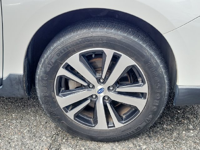 Used 2019 Subaru Outback 3.6R Limited AWD/4WD image 6