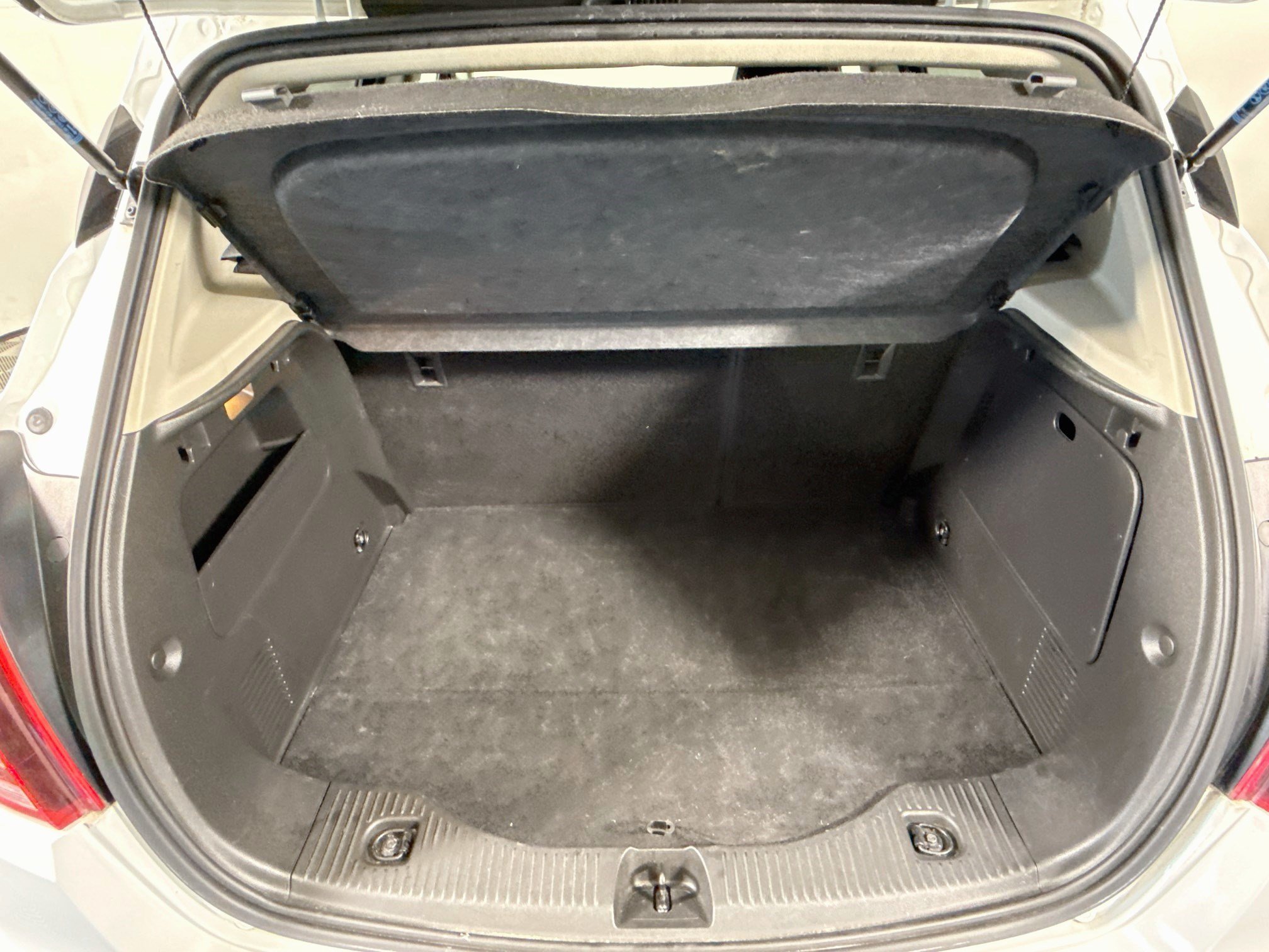 Used 2020 Buick Encore Preferred FWD image 35