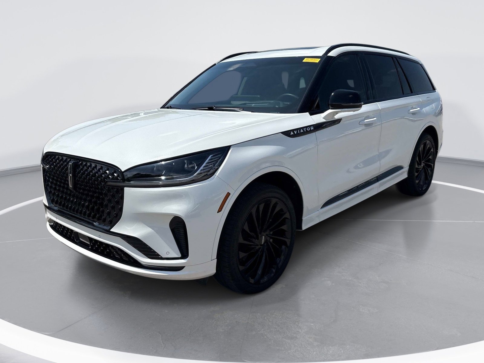 Used 2025 Lincoln Aviator Reserve w/ Equipment Group 201A AWD/4WD image 3