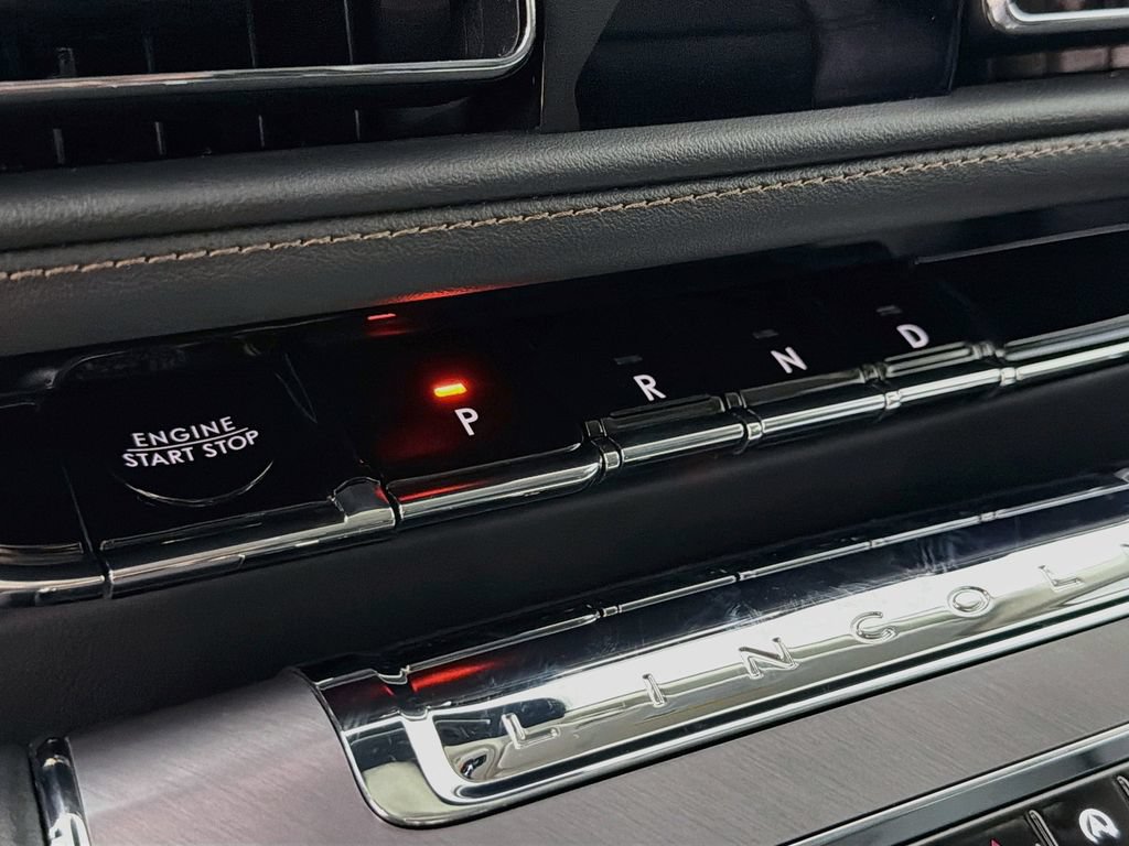 Used 2026 Lincoln Aviator 2WD image 17