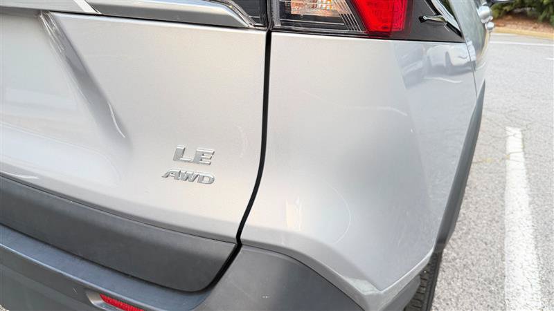 Used 2025 Toyota RAV4 LE AWD/4WD image 31
