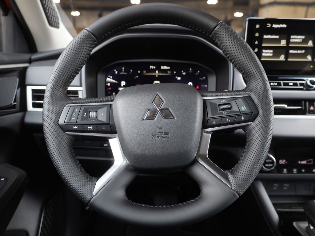 New 2025 Mitsubishi Outlander SE image 52