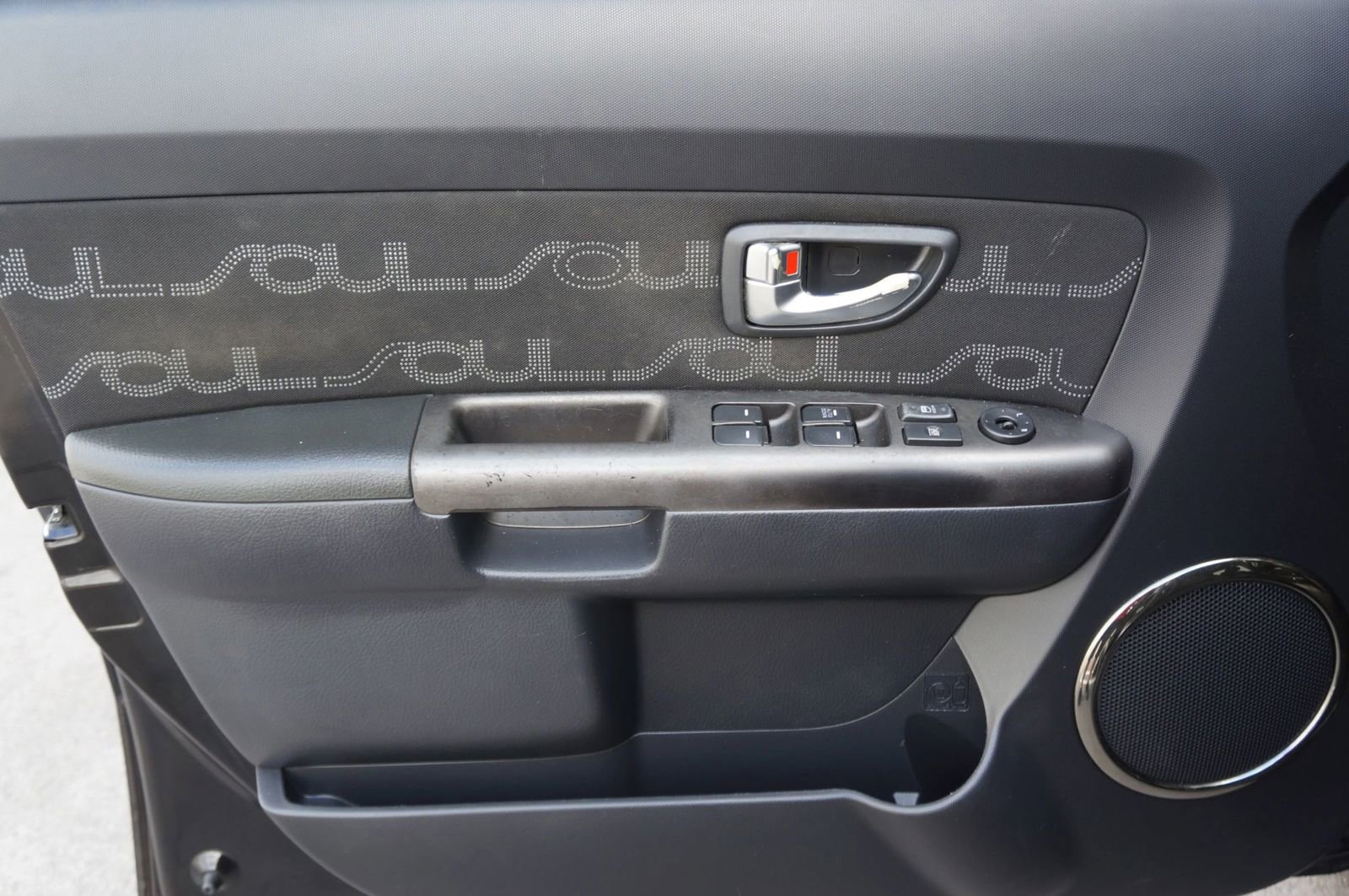 Used 2012 Kia Soul + FWD image 21