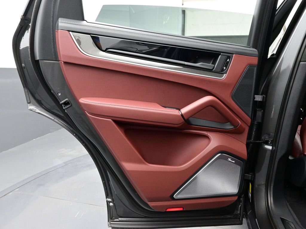 New 2025 Porsche Cayenne Turbo AWD/4WD image 13