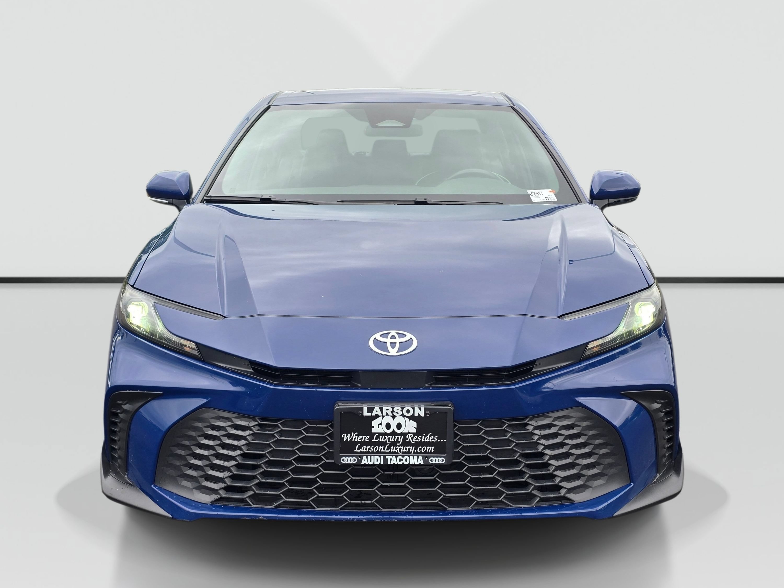 Used 2025 Toyota Camry SE FWD image 8