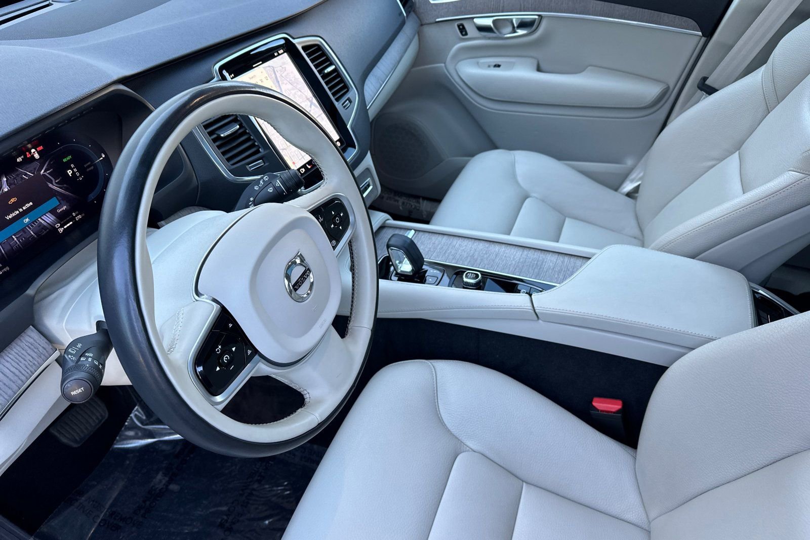 Used 2023 Volvo XC90 T8 Core image 13