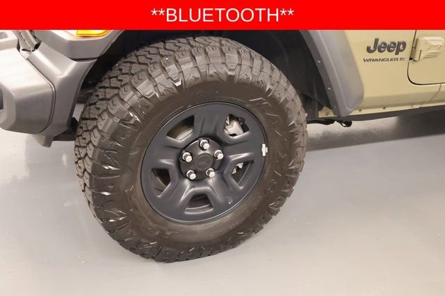 Used 2025 Jeep Wrangler Sport image 6