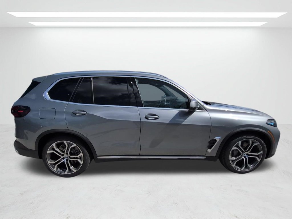 New 2026 BMW X5 xDrive50e w/ Premium Package AWD/4WD image 3