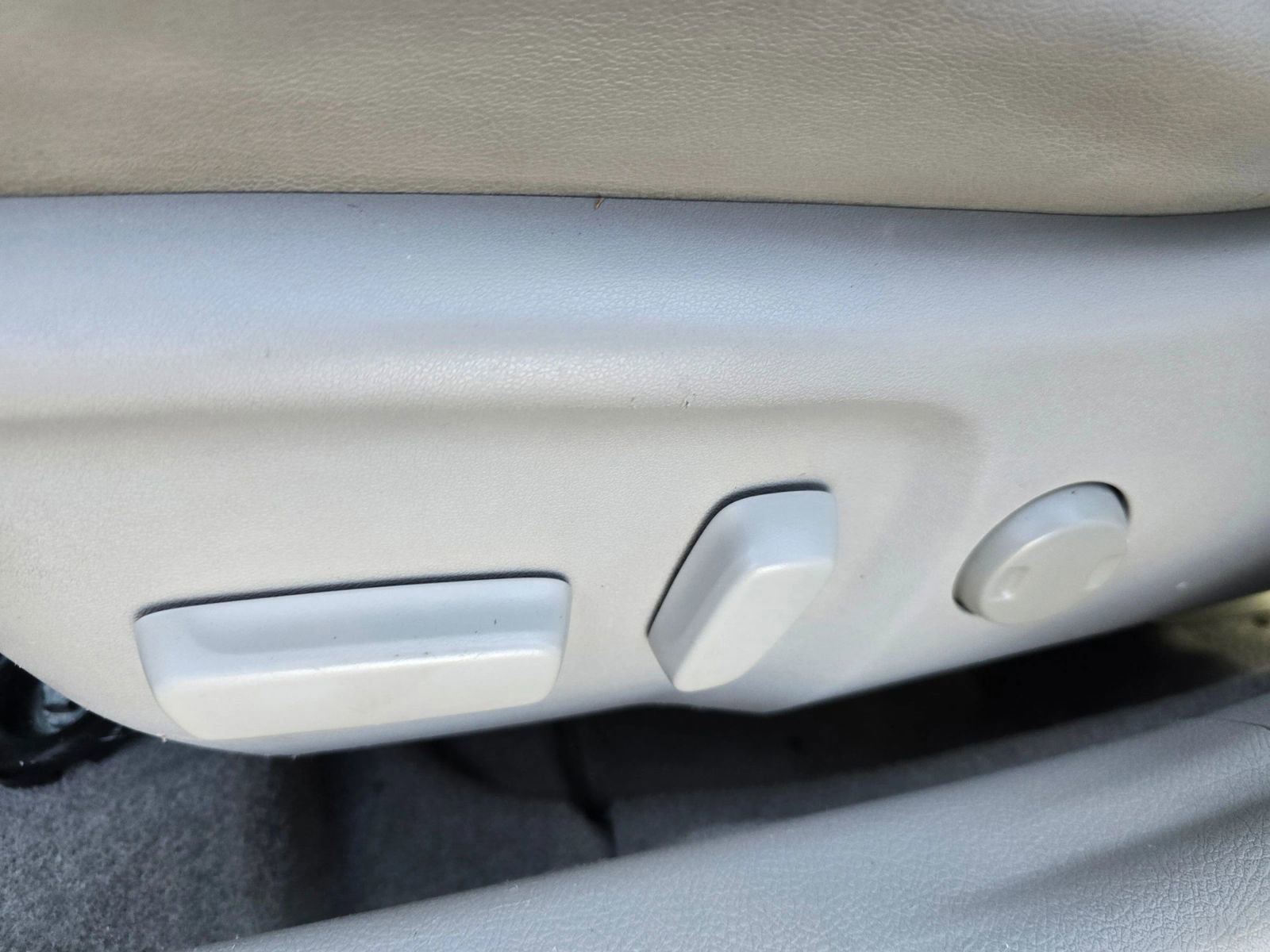 Used 2016 Toyota Camry XLE FWD image 21