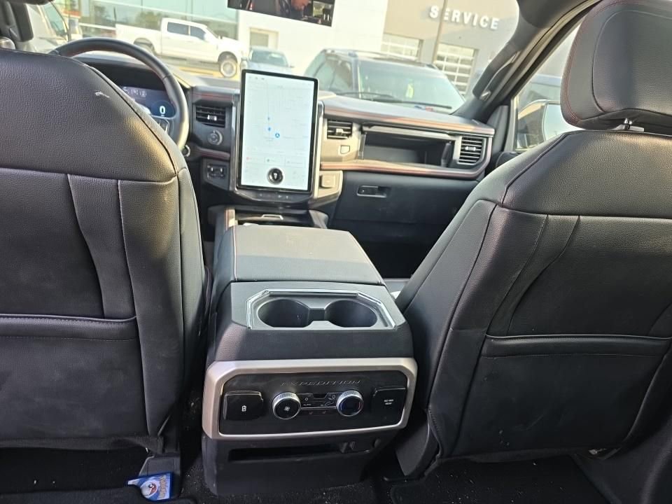 Used 2022 Ford Expedition Max Limited image 11