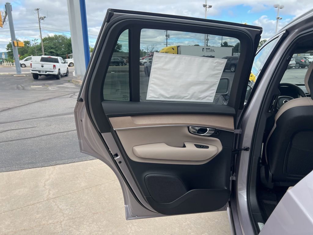 New 2026 Volvo XC90 B6 Plus w/ Protection Package Premier image 28