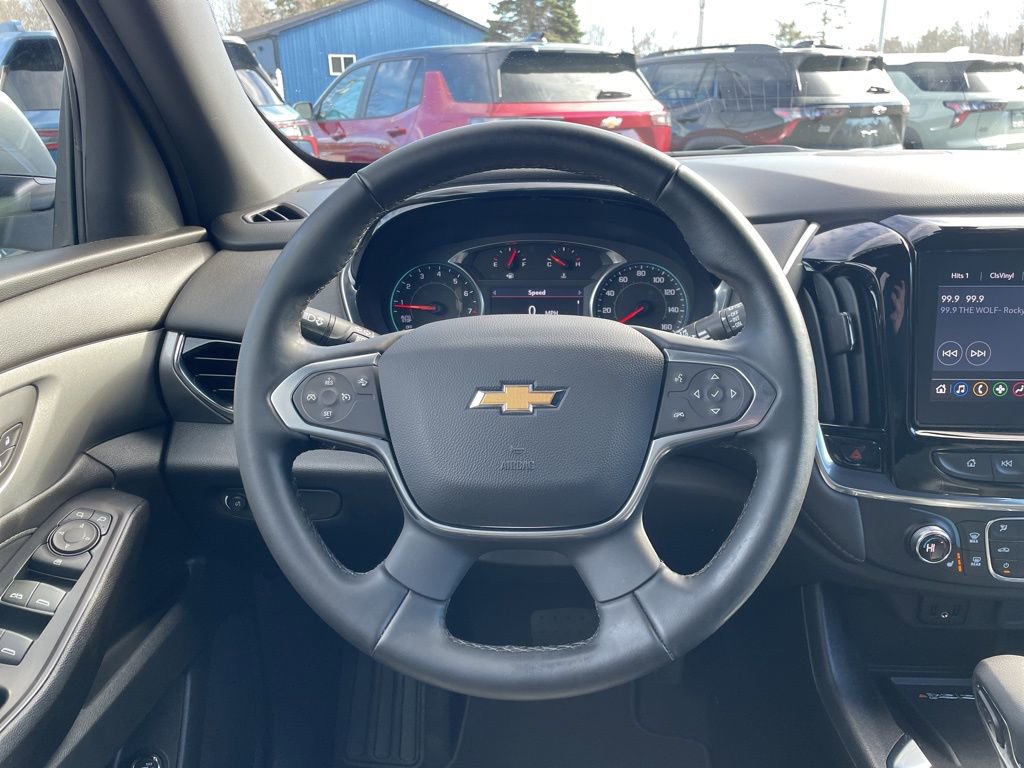 Used 2023 Chevrolet Traverse LT w/ Rear Camera Mirror Package image 13