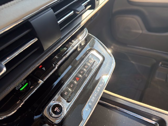 Used 2023 Lincoln Corsair AWD w/ Equipment Group 101A image 30