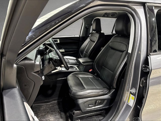 Used 2021 Ford Explorer Limited w/ Equipment Group 301A AWD/4WD image 25