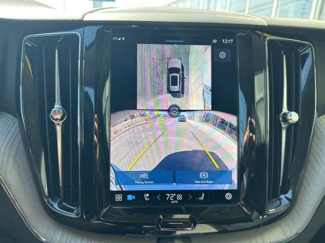 Used 2025 Volvo XC60 B5 Plus image 23