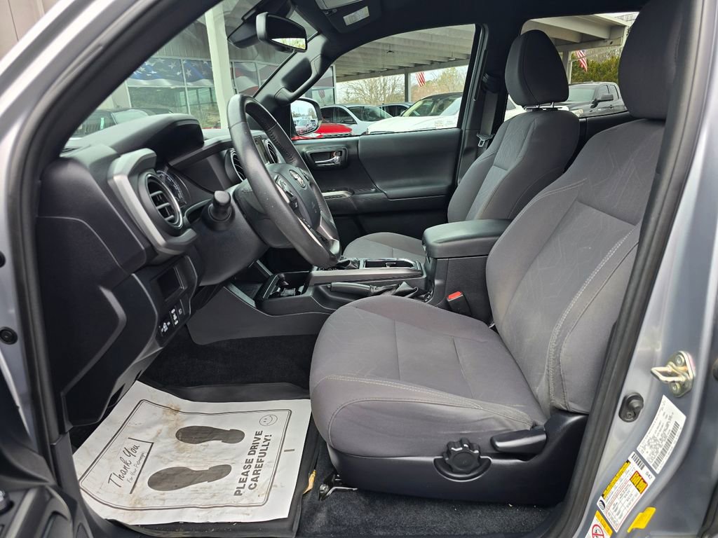 Used 2019 Toyota Tacoma TRD Sport w/ Technology Package image 9