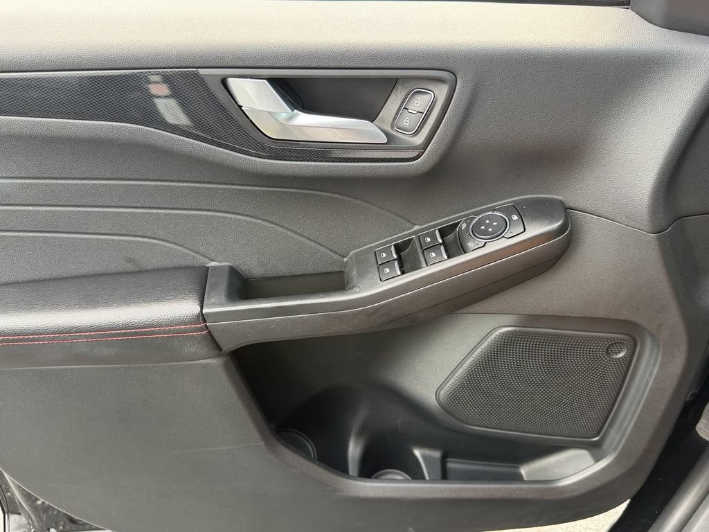 Used 2025 Ford Escape ST-Line FWD image 34