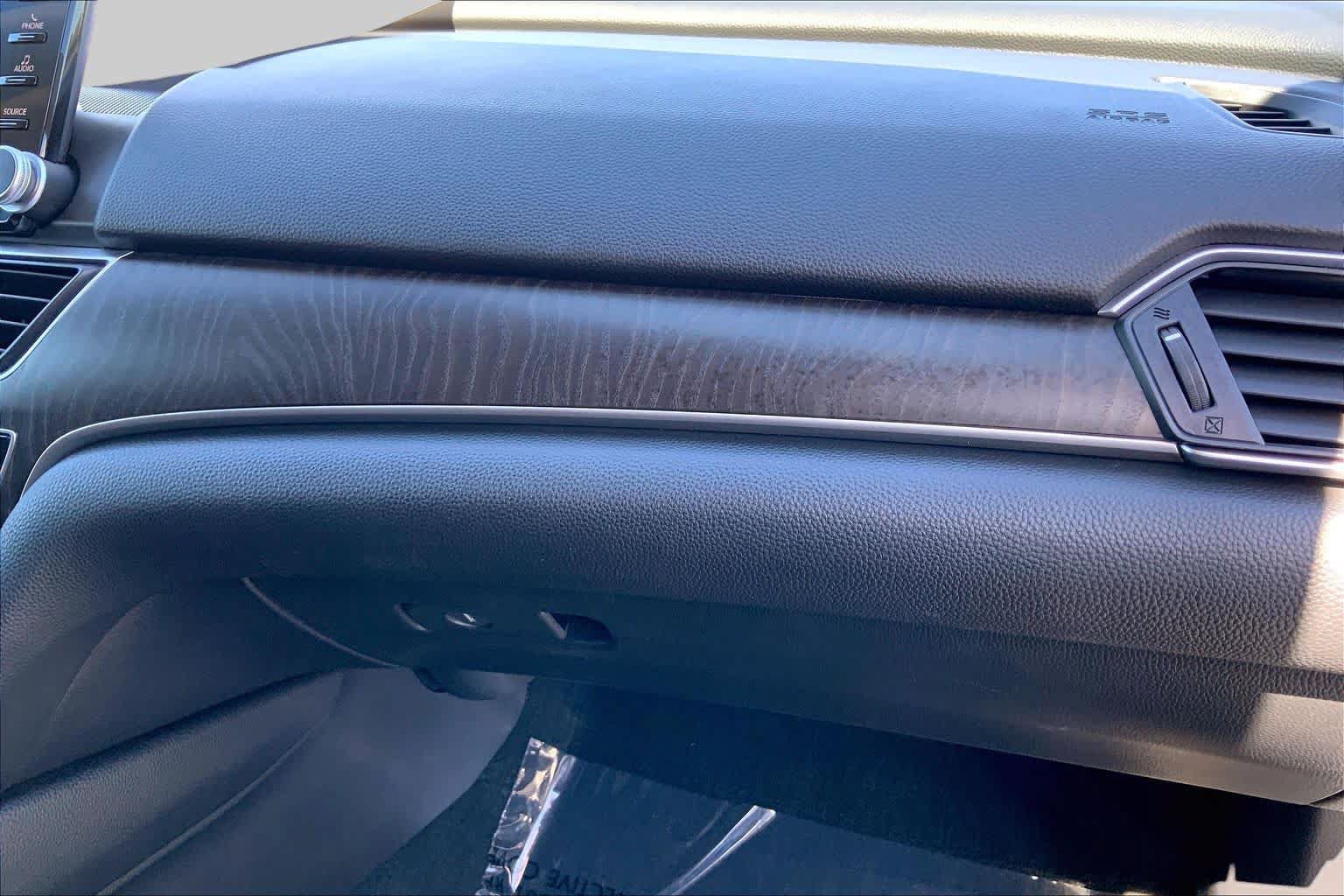 Used 2020 Honda Accord EX image 18
