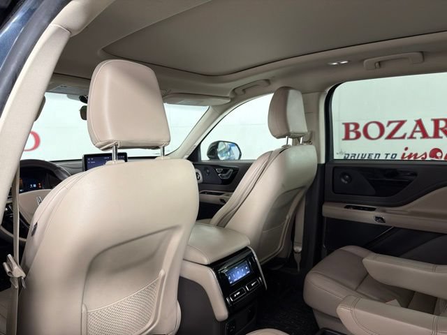Used 2022 Lincoln Aviator Grand Touring w/ Equipment Group 301A AWD/4WD image 14