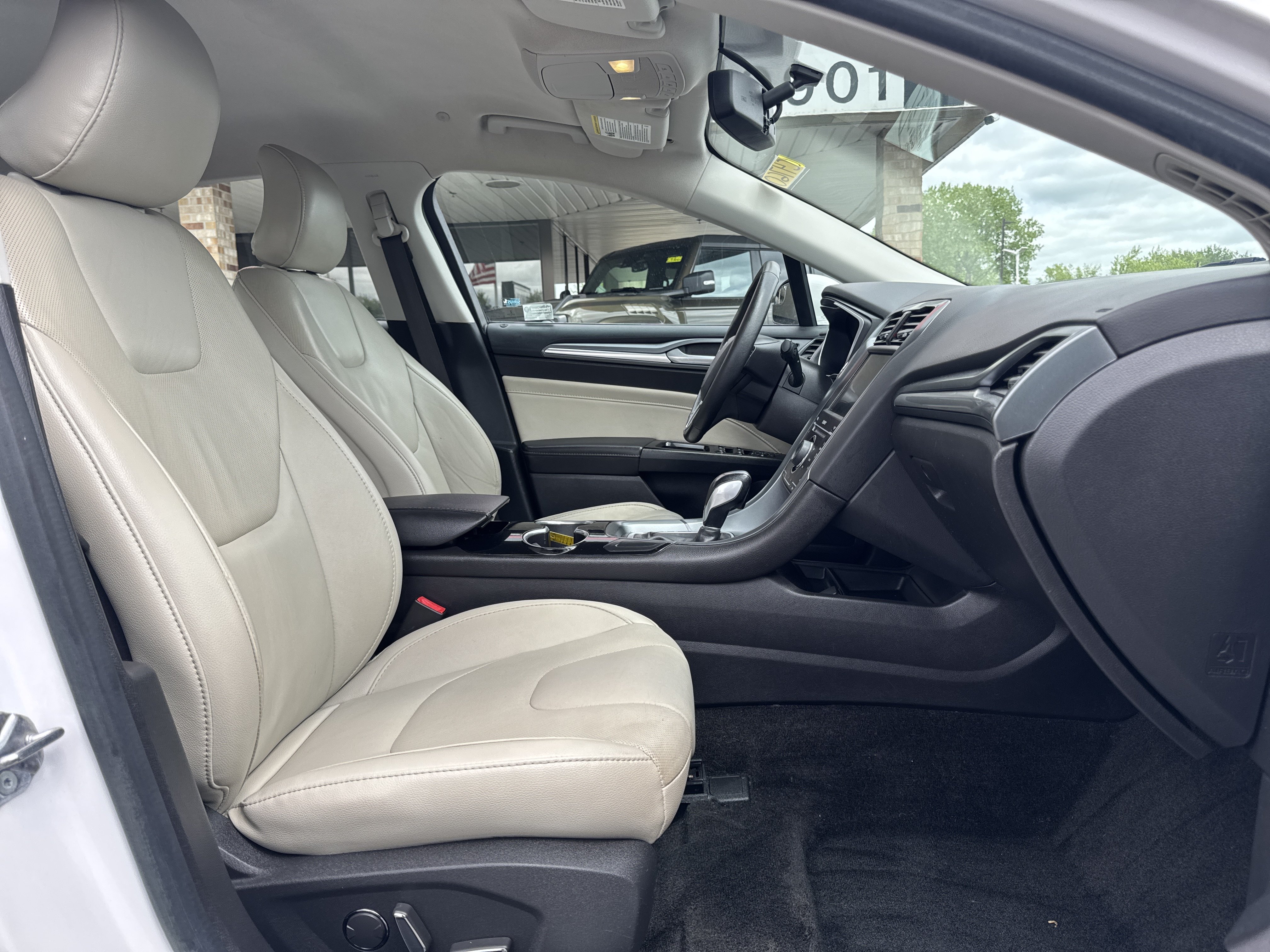 Used 2015 Ford Fusion Titanium FWD image 28