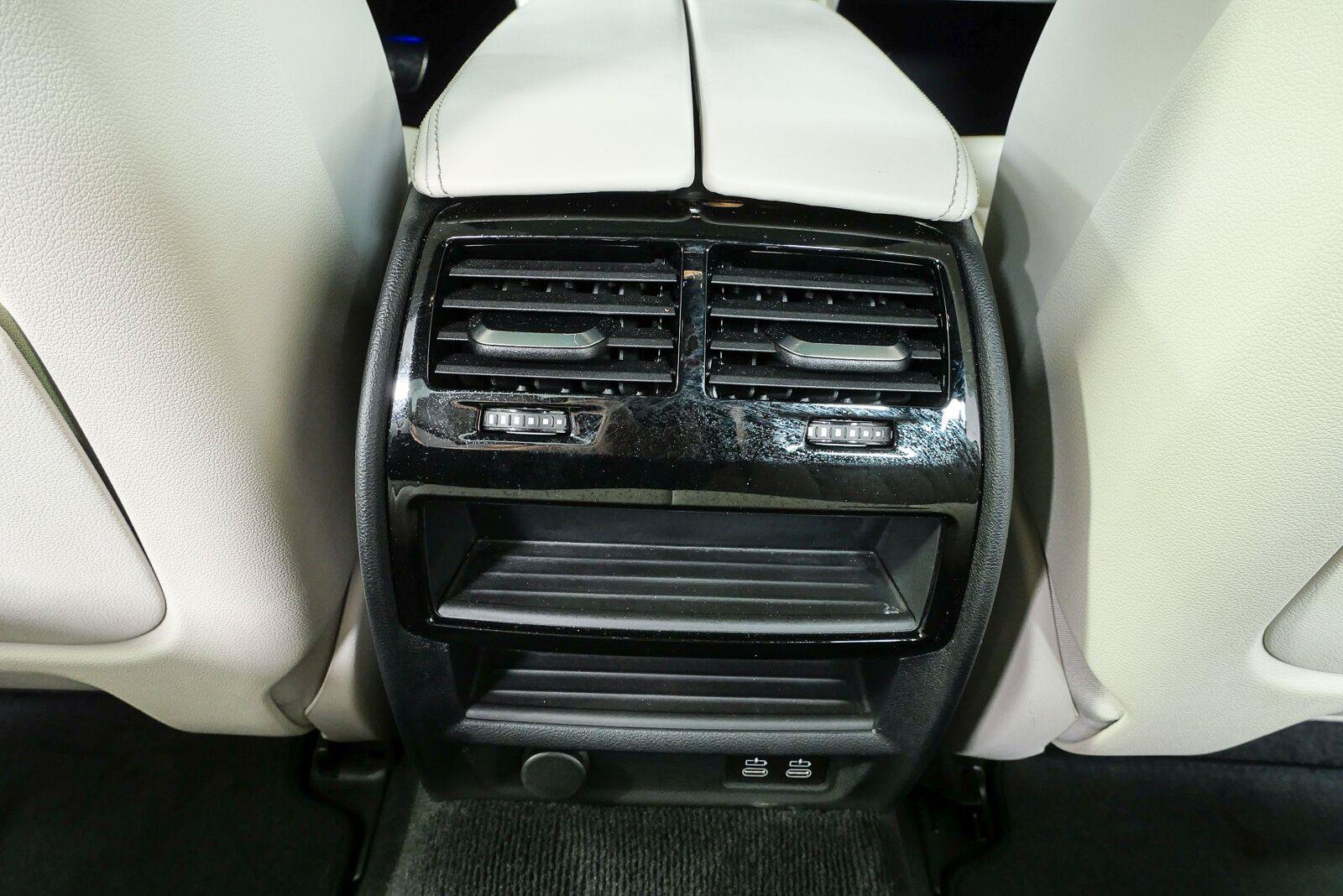 Used 2021 BMW M550i xDrive AWD/4WD image 19