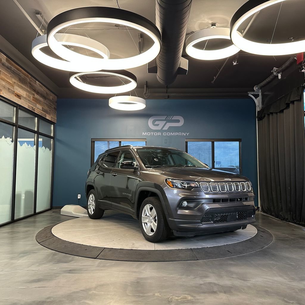 Used 2022 Jeep Compass Latitude AWD/4WD image 1