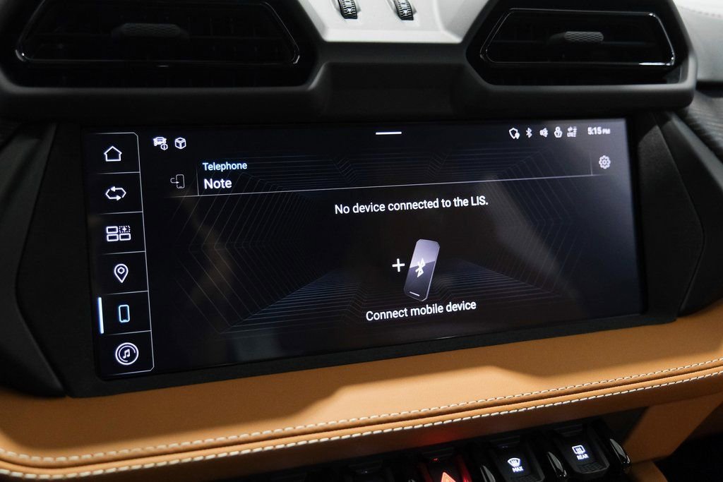 Used 2025 Lamborghini Urus SE AWD/4WD image 36