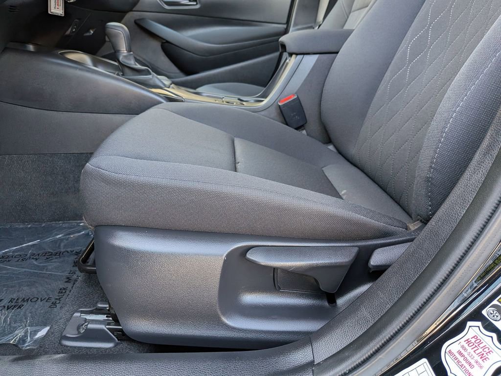 Used 2025 Toyota Corolla LE image 16