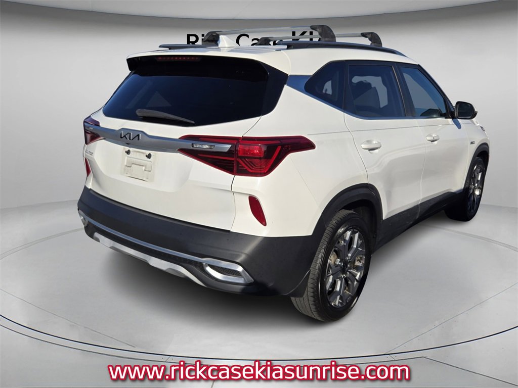 Used 2022 Kia Seltos EX image 5