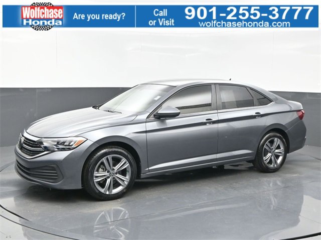 Used 2024 Volkswagen Jetta SE w/ Panoramic Sunroof Package image 2