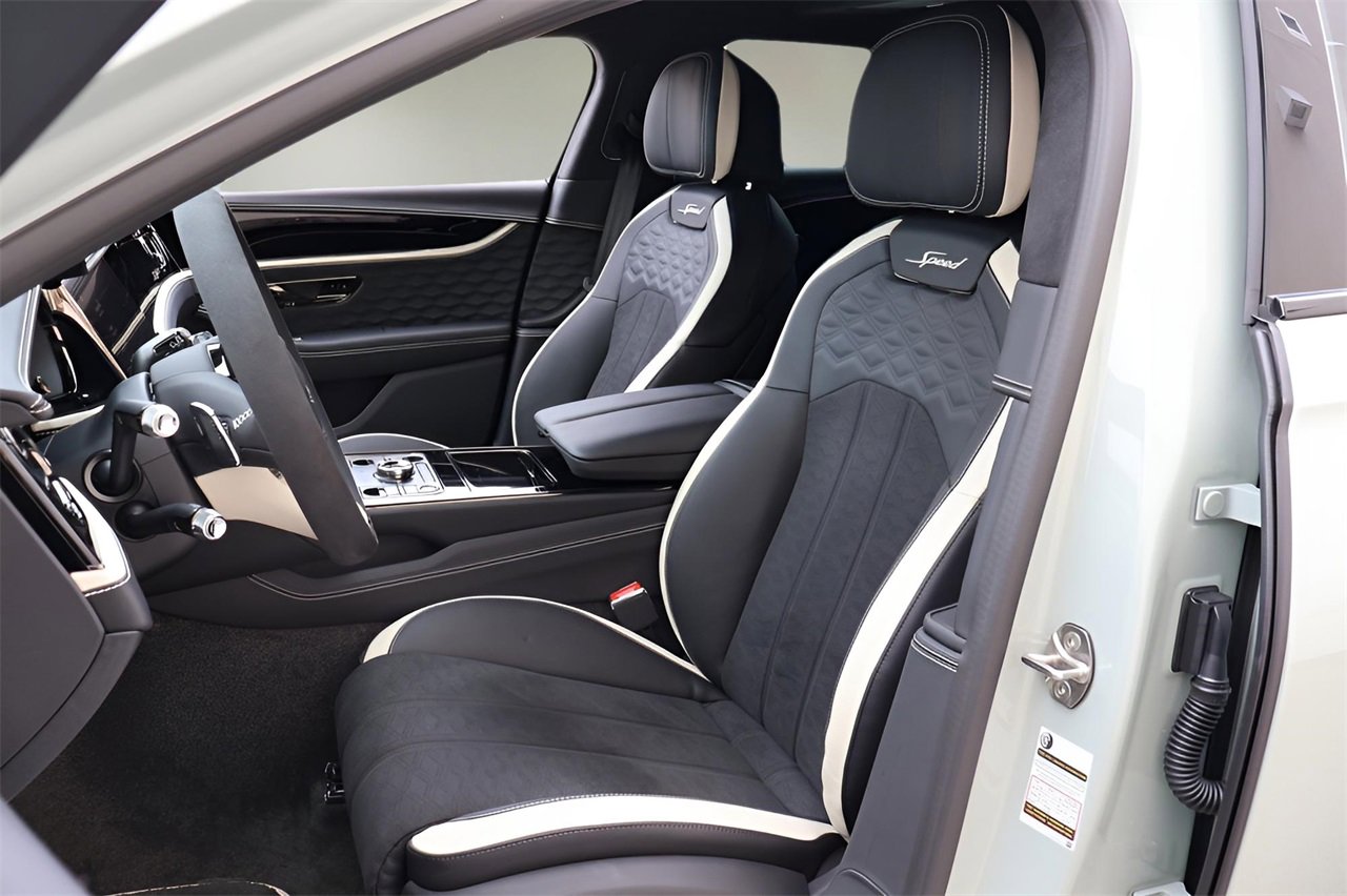New 2025 Bentley Flying Spur Plug-In Hybrid image 14