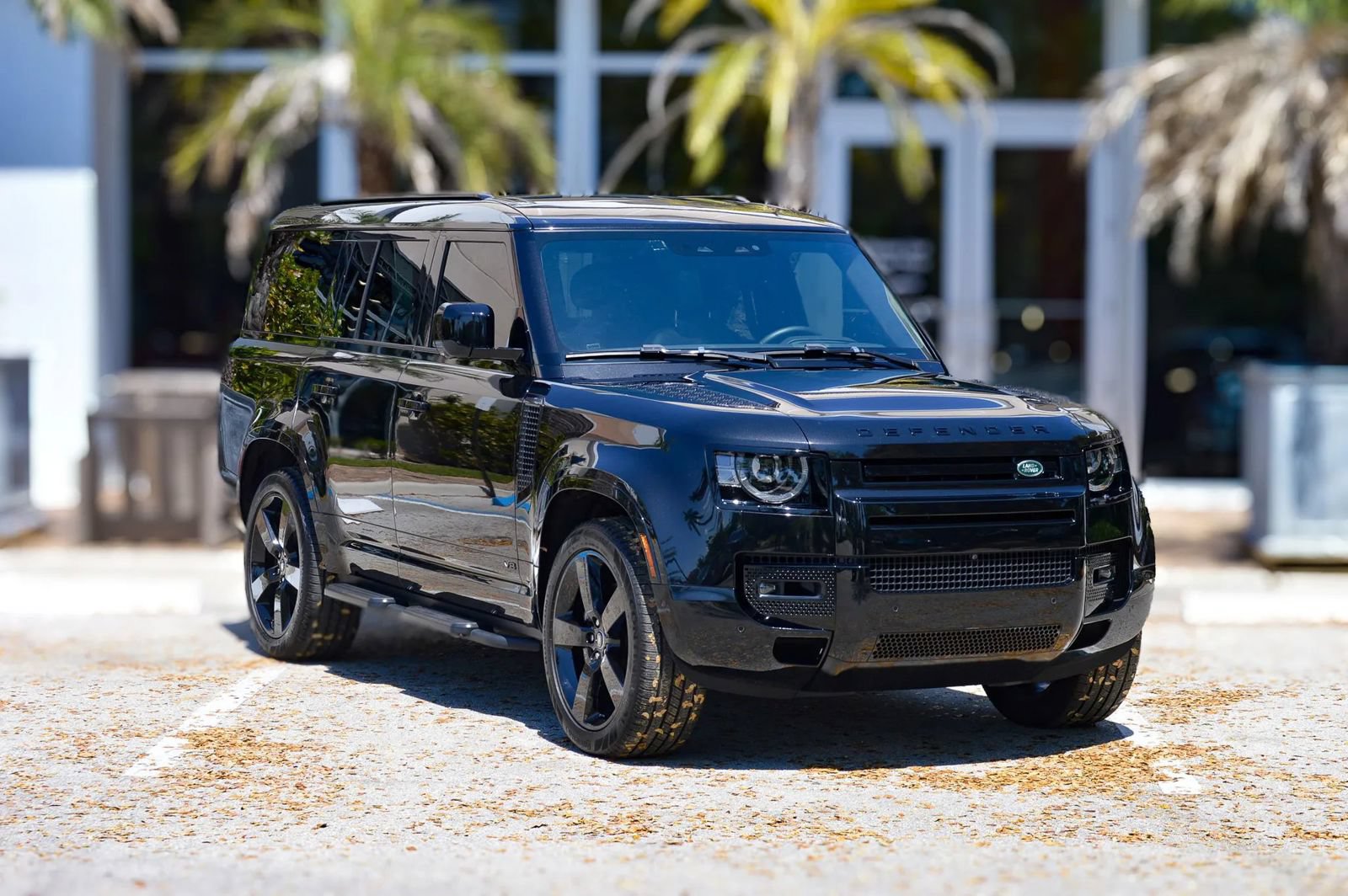 Used 2025 Land Rover Defender 130 V8 AWD/4WD image 20